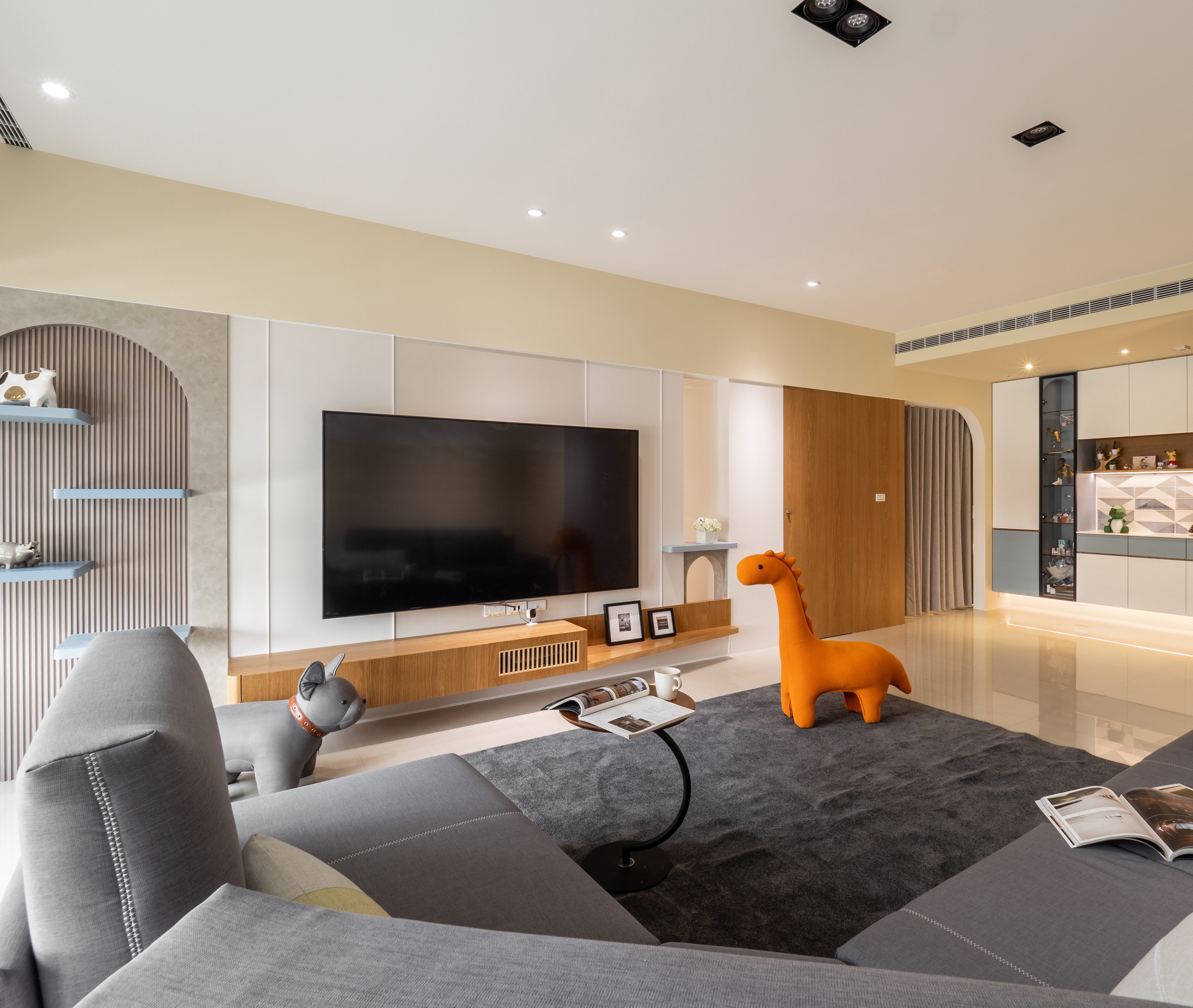 藝起討論 - 設計師 vs 統包怎麼選？裝潢風險比較 + 避坑指南