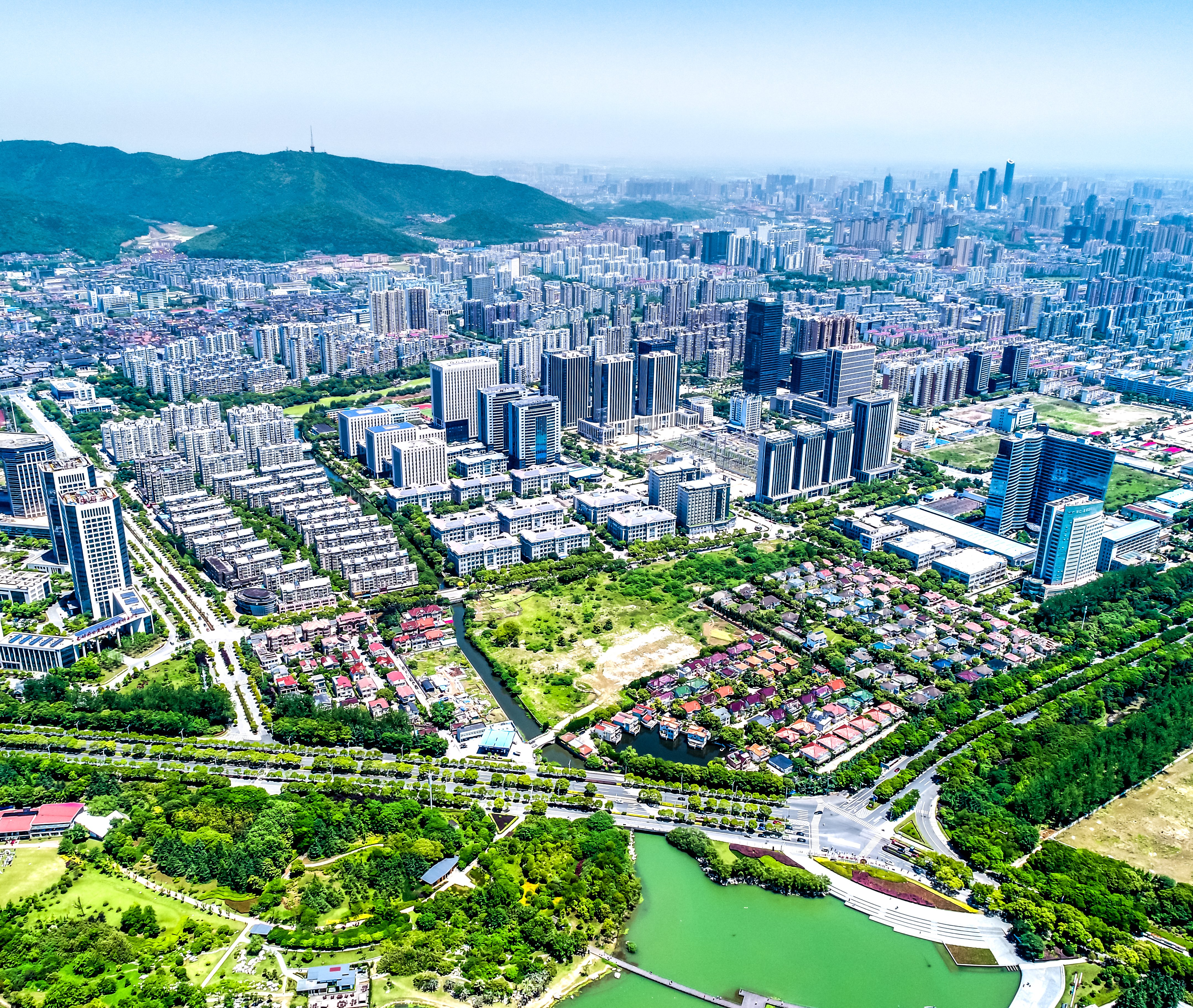 藝起討論 - 2026 房市趨勢完整解析｜價格、交易量、政策與市場展望